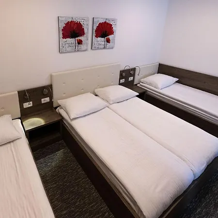 Penzion Apartmaji In Sobe Ramar Straza