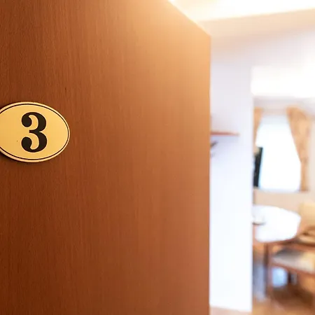 Apartmaji In Sobe Ramar Konukevi Straza