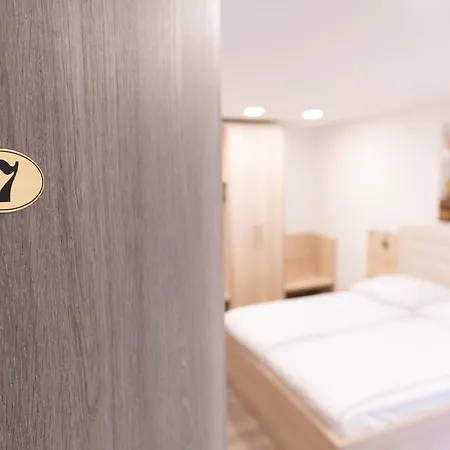 Apartmaji In Sobe Ramar Straza