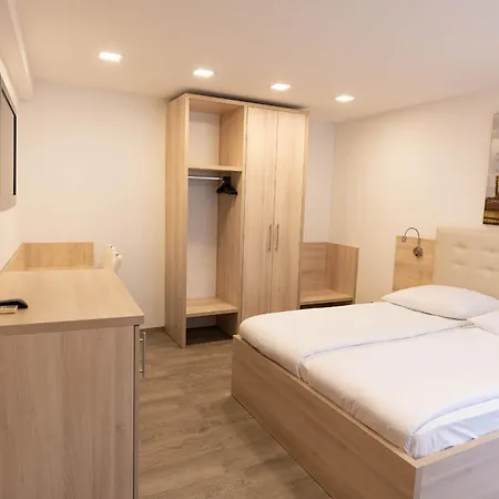 Konukevi Apartmaji In Sobe Ramar 3*