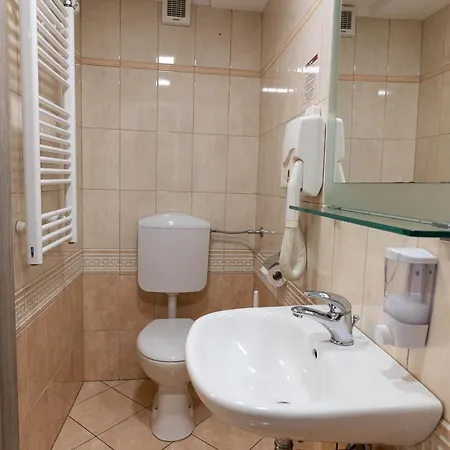 Konukevi Apartmaji In Sobe Ramar Straza