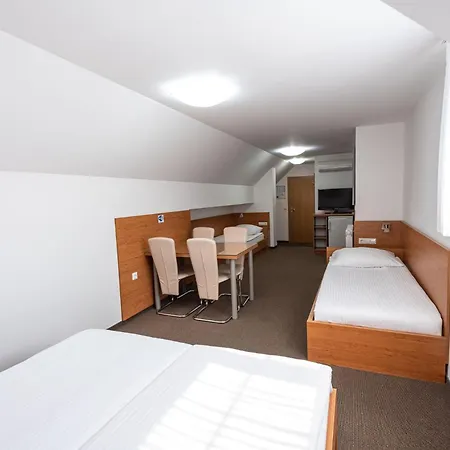 Apartmaji In Sobe Ramar Straza