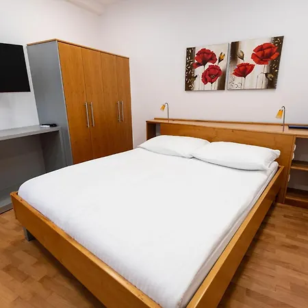 Apartmaji In Sobe Ramar