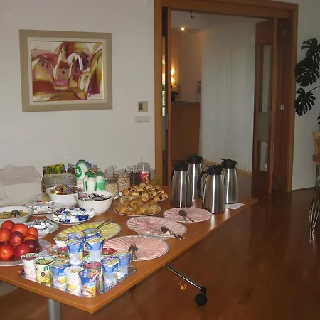 Apartmaji In Sobe Ramar