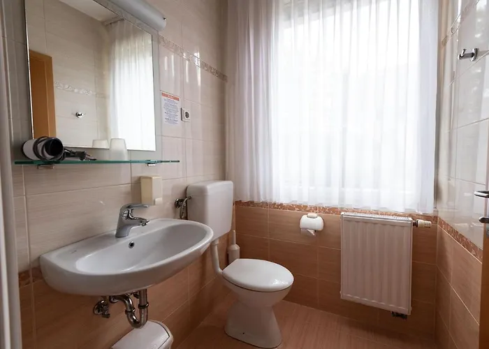 Apartmaji In Sobe Ramar Affittacamere Straza