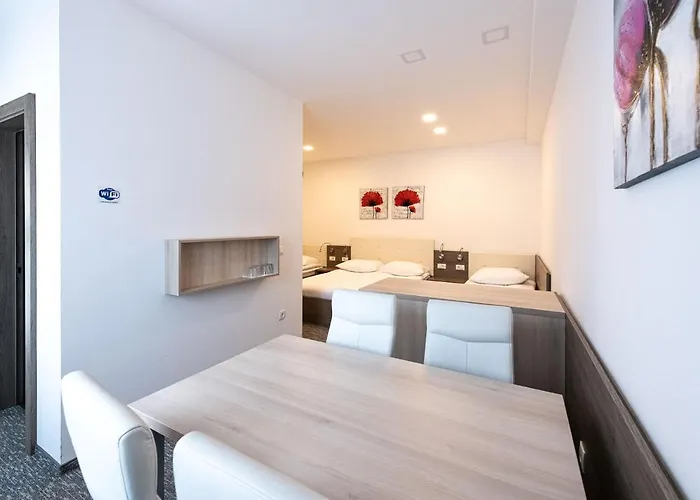 Apartmaji In Sobe Ramar בית הארחה Straza