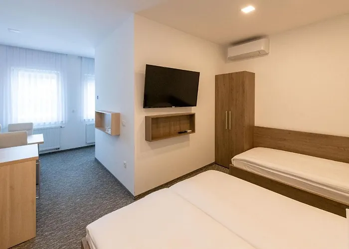 Apartmaji In Sobe Ramar Affittacamere 3*