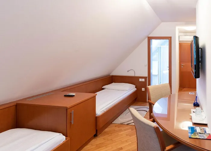 בית הארחה Apartmaji In Sobe Ramar 3*