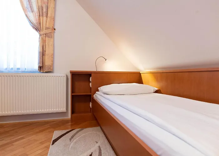 Apartmaji In Sobe Ramar Affittacamere