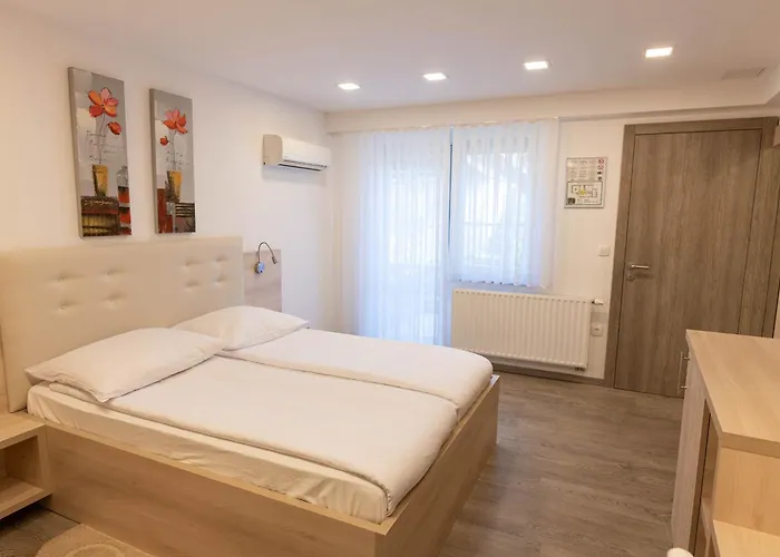 Apartmaji In Sobe Ramar