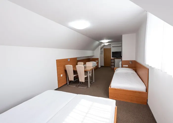 Apartmaji In Sobe Ramar Straza