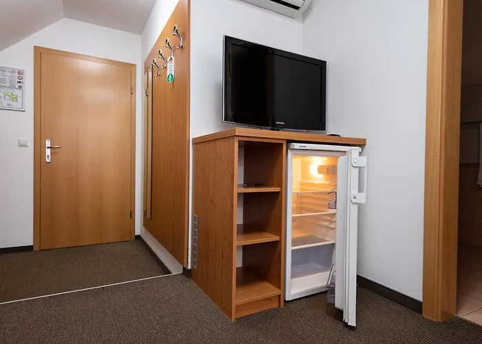 Apartmaji In Sobe Ramar Straza
