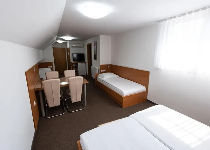 Affittacamere Apartmaji In Sobe Ramar 3*