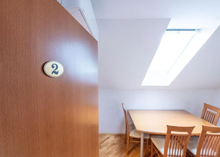 Apartmaji In Sobe Ramar בית הארחה