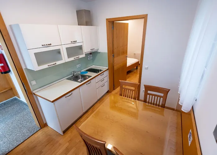 בית הארחה Apartmaji In Sobe Ramar Straza