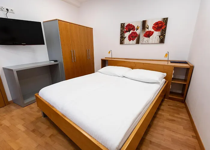 Apartmaji In Sobe Ramar