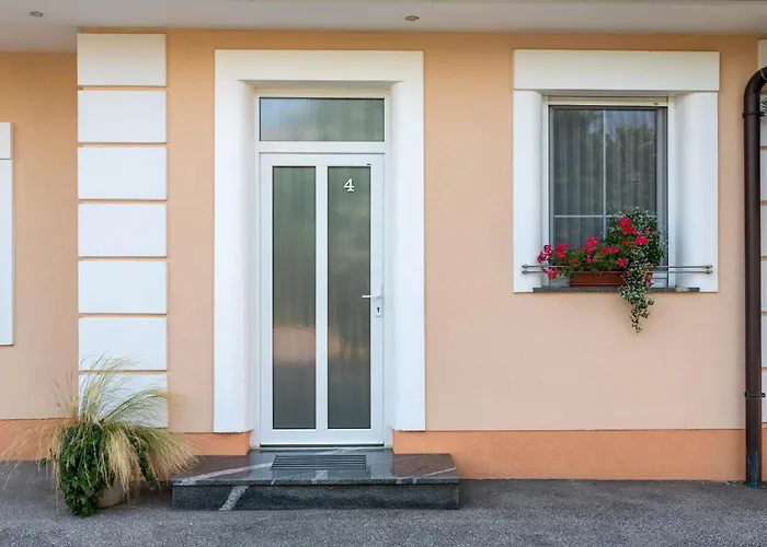 Apartmaji In Sobe Ramar Affittacamere Straza