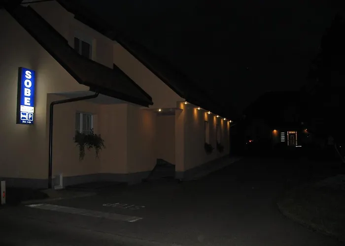 Apartmaji In Sobe Ramar